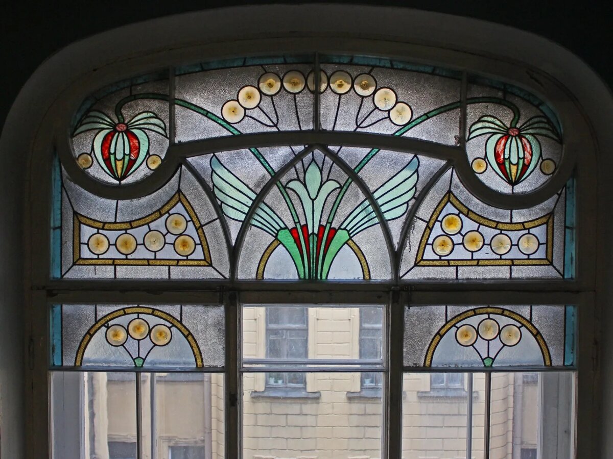 Витраж. Фото из мвободных источников.