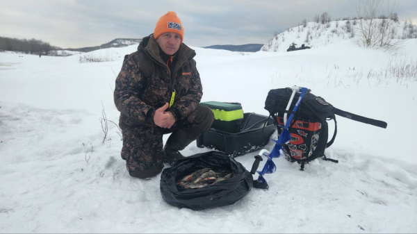 Рыбаки Самарской области вышли на "Первый лед": как прошли соревнования на реке Сок