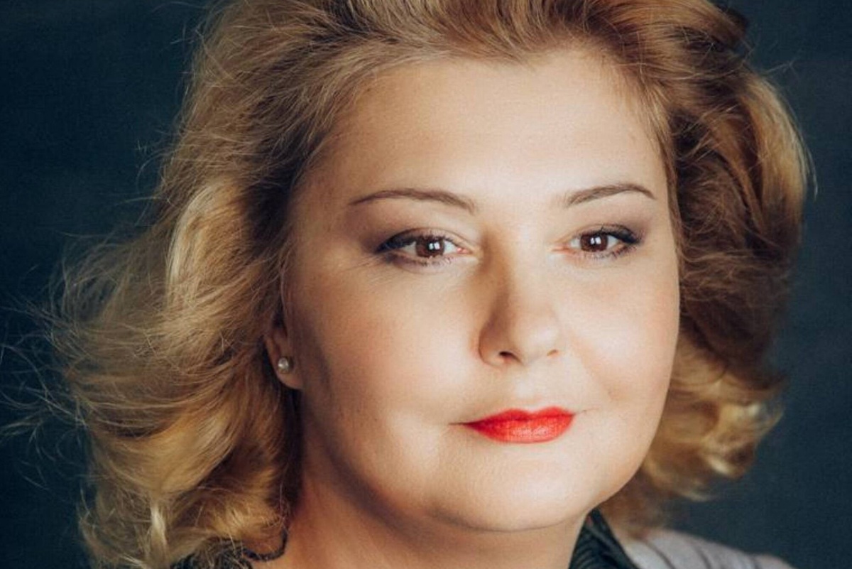     Умершую в 52 года от онкологии актрису сериала «Слово пацана» Александру Березовец-Скачкову решили кремировать