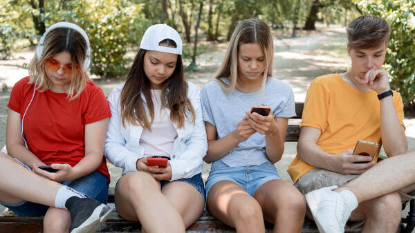 Как снять зависимость от телефона за 10 дней — правило двух карманов