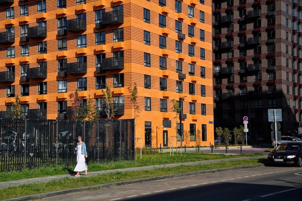    Мужчине поставили ультиматум: покинуть свою четырехкомнатную квартиру в центре города. Иван МАКЕЕВ