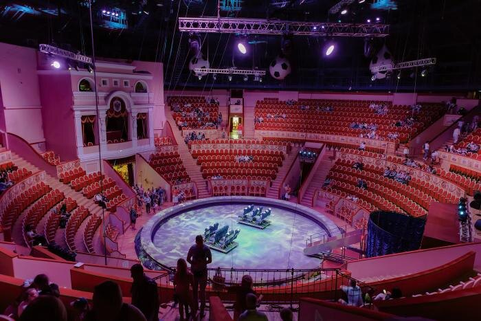 Обложка © Shuttertstock / FOTODOM / JL. Lago