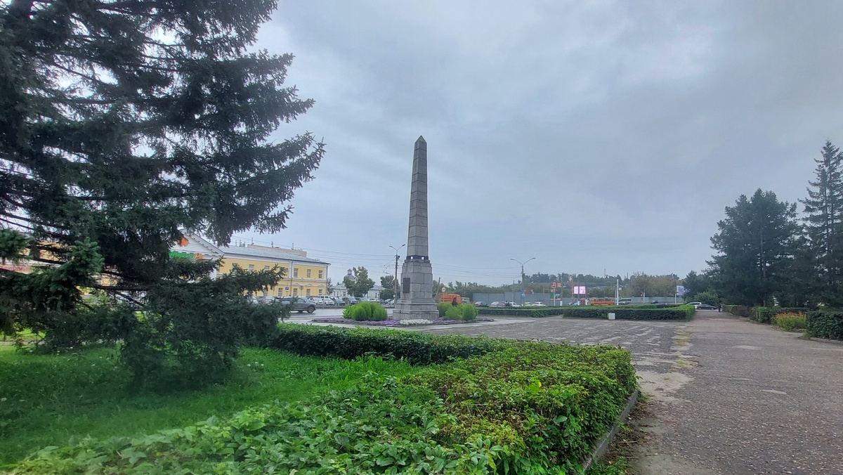 Памятник столетию горного производства на Алтае, Демидовская площадь (фото 2024г)