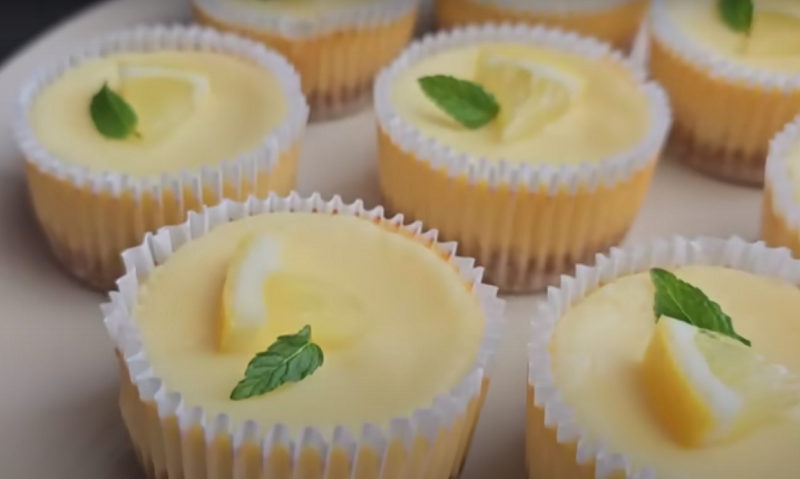 Мини-чизкейки на скорую руку: вкусный десерт, который захочется готовить снова и снова