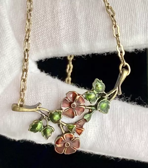 Винтажная подвеска AUBREY Creation в виде цветка