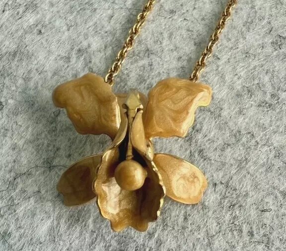 Винтажная подвеска AUBREY Creation «Орхидея» в золотом цвете, 15-дюймовая цепочка с эмалью.