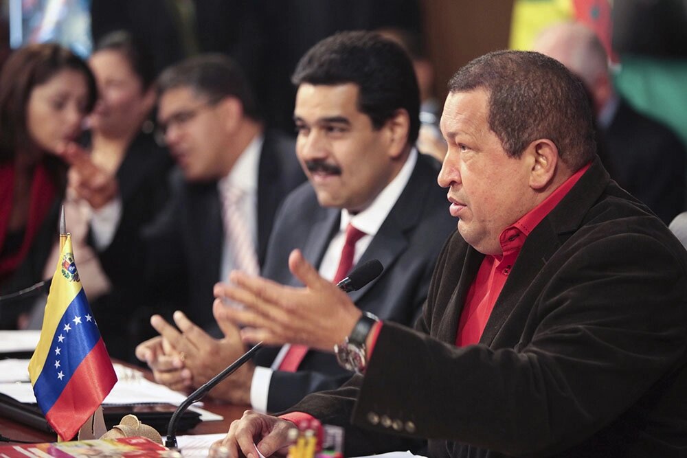    В 2012 году Мадуро стал вице-президентом. В том же году Чавес, проходивший лечение от рака, объявил политика своим преемником и делегировал ему часть президентских полномочий. Фото: www.globallookpress.com