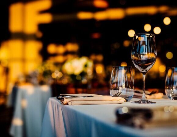 Откажутся ли россияне от походов в рестораны в 2026 году: "Потребление меняется"