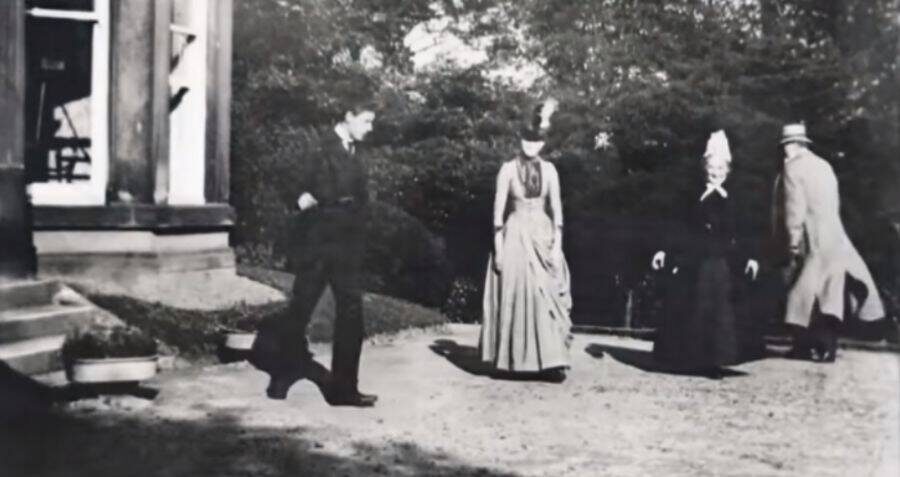 «Сцены в саду Раундхэй»