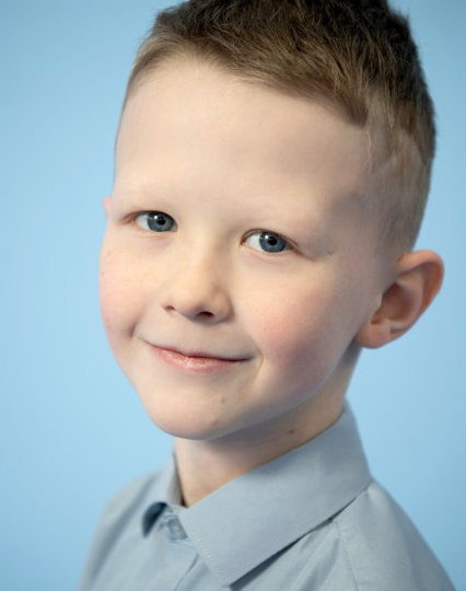 Ване нужна семья!