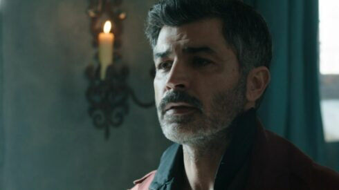 в костюмированной драме "Бельканто"