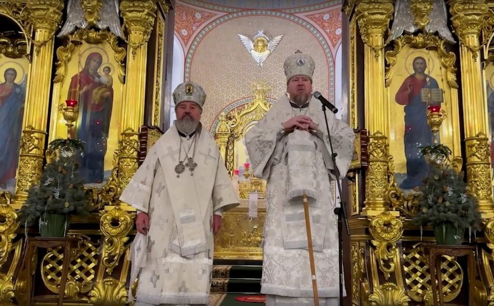    Митрополит Владимир на богослужении в Спасо-Преображенском кафедральном соборе в Донецке. Фото: «Донбасс православный»