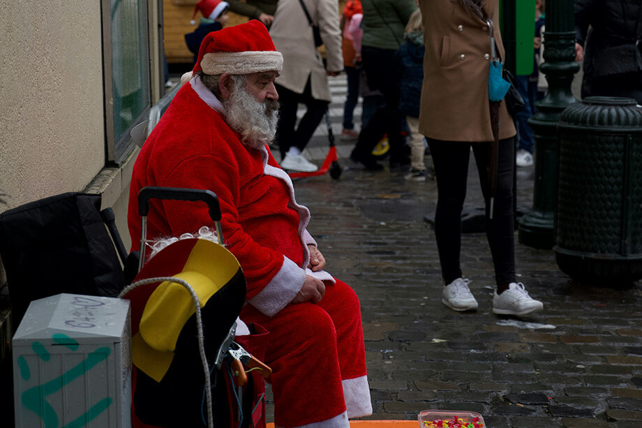 Отношение к Рождеству в США заметно меняется. | Фото: Bryan Heng/Unsplash