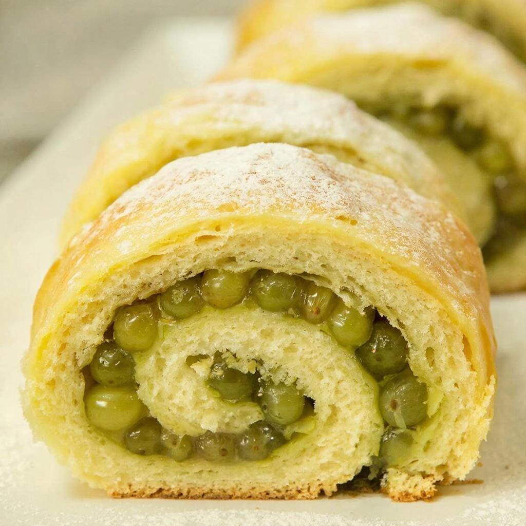 Рулет из ягоды крыжовника