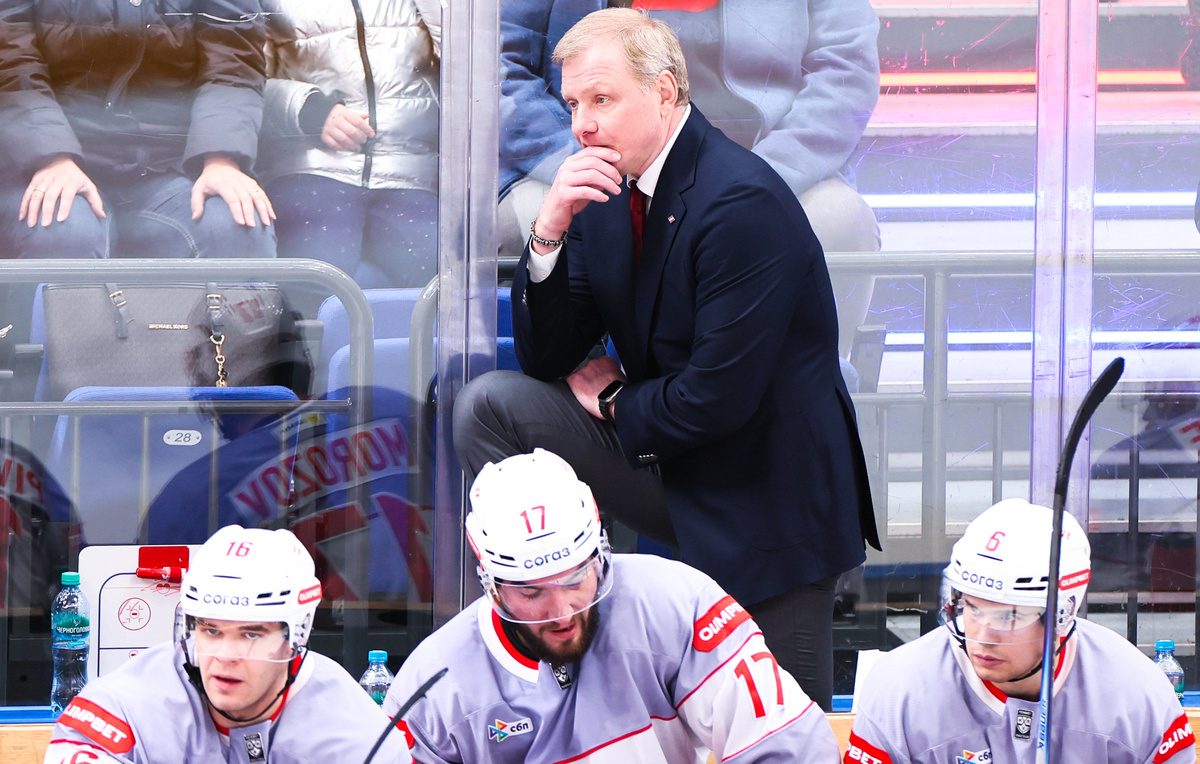    Главный тренер "Спартака" Алексей Жамнов  Сергей Савостьянов/ТАСС