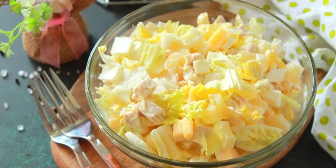 Салаты с ананасами и курицей: 10 вкусных рецептов, которые перенесут вашу кухню в тропики