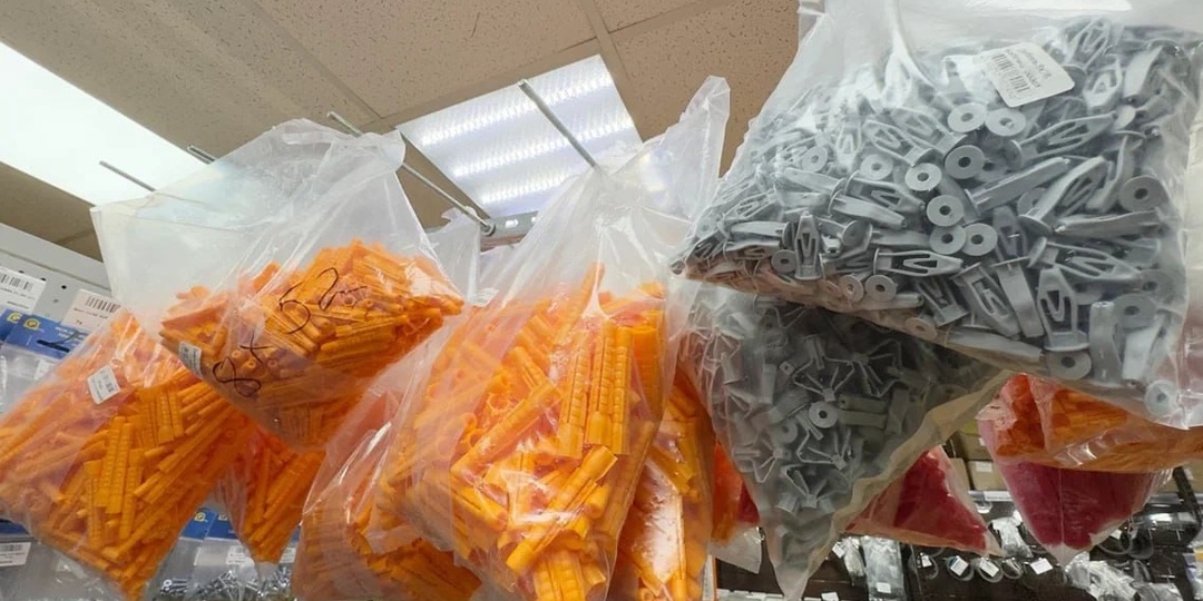 Дюбель "бабочка" или универсальный – что выбрать?