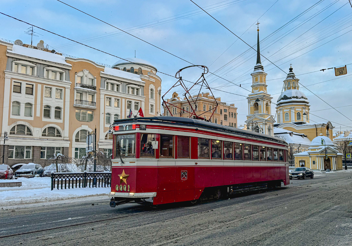 На эти новогодние праздники мы с мужем решили отправиться в Петербург
