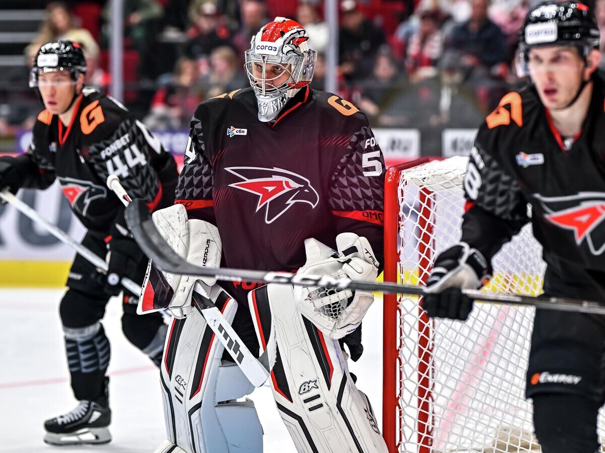    Вратарь Никита Серебряков | © РИА Новости / Алексей Мальгавко