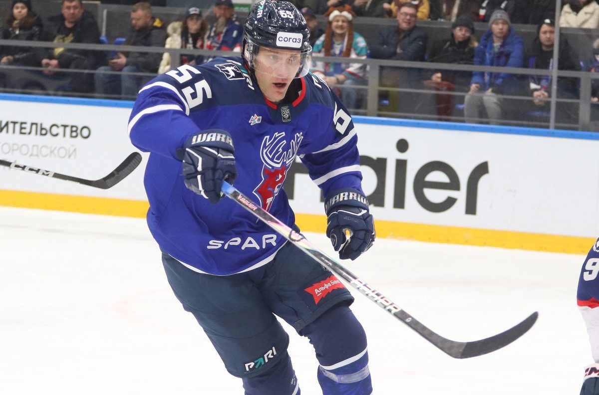    Владимир Ткачёв в 11 матчах за «Торпедо» набрал 8 очков (6 + 2)