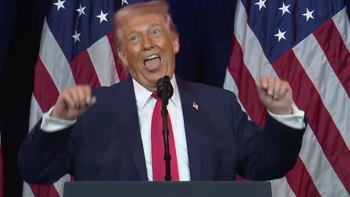 Трамп неожиданно начал кривляться и издавать странные звуки на конференции. Обложка © C-SPAN