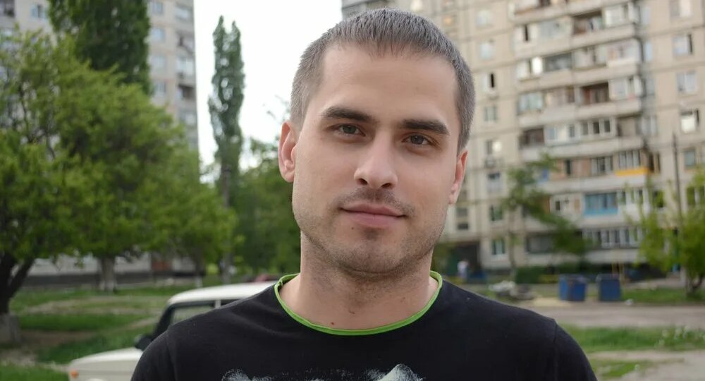 «Каждый платит за себя»: муж 5 лет делил счет в кафе и требовал чеки за хлеб. Я предъявила ему счет за уборку и готовку