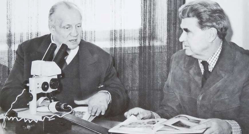 Хинт с изобретателем биопрепарата АУ-8 Урмасом Алтмери