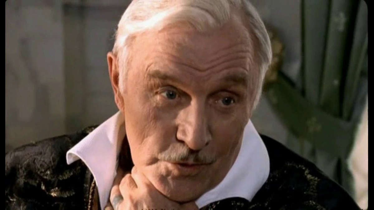 А этот очень известный советский и российский актер, народный артист Михаил Ульянов, сыграл "вора в законе" который "крысятничал" и был на сходке приговорен к смерти. 