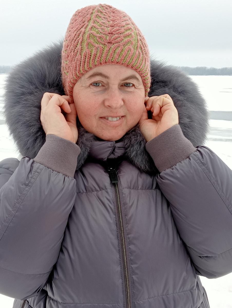 Шапочка связана по мастер классу Марины Станкеевой, фото авторов