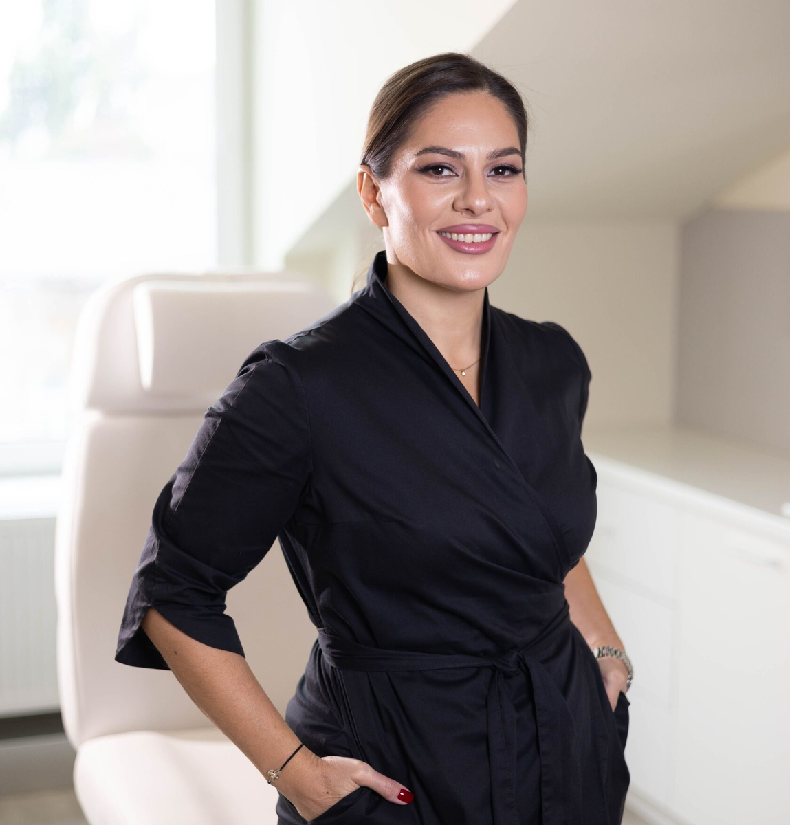 НАРА ДЖАГАЦБАНЯН, врач-косметолог