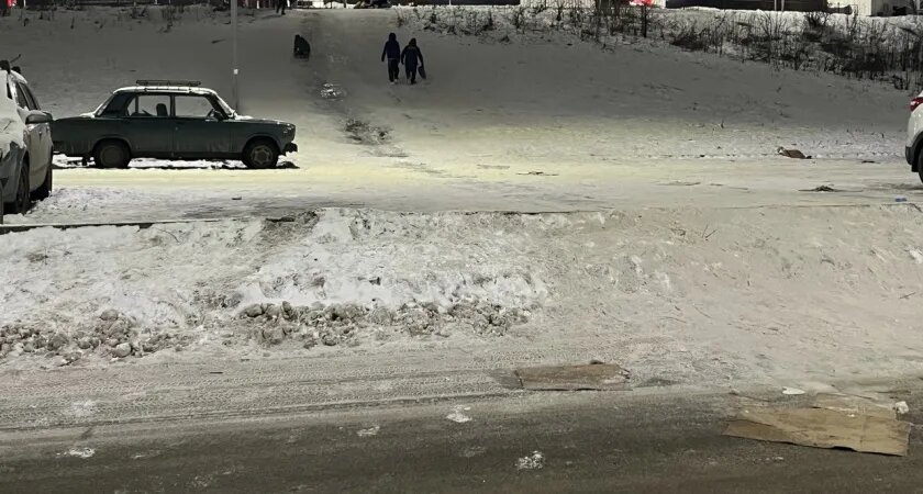 Когда веселье оказалось зоной риска: в Кургане запретили детям кататься на «ватрушках» без шлемов