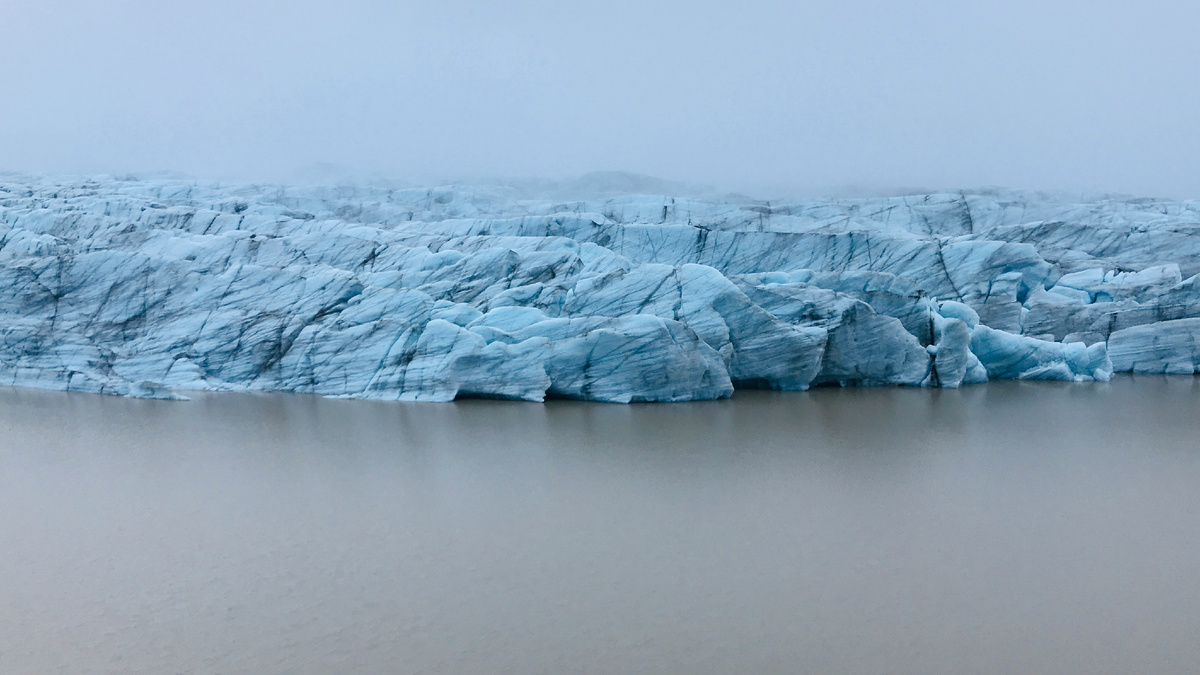 Фотография из Photo by <a href="https://unsplash.com/@wyman_h?utm_source=unsplash&utm_medium=referral&utm_content=creditCopyText">wyman H</a> on <a href="https://unsplash.com/photos/white-snow-covered-mountain-beside-body-of-water-_Wk2pnYirks?utm_source=unsplash&utm_medium=referral&utm_content=creditCopyText">Unsplash</a>
      