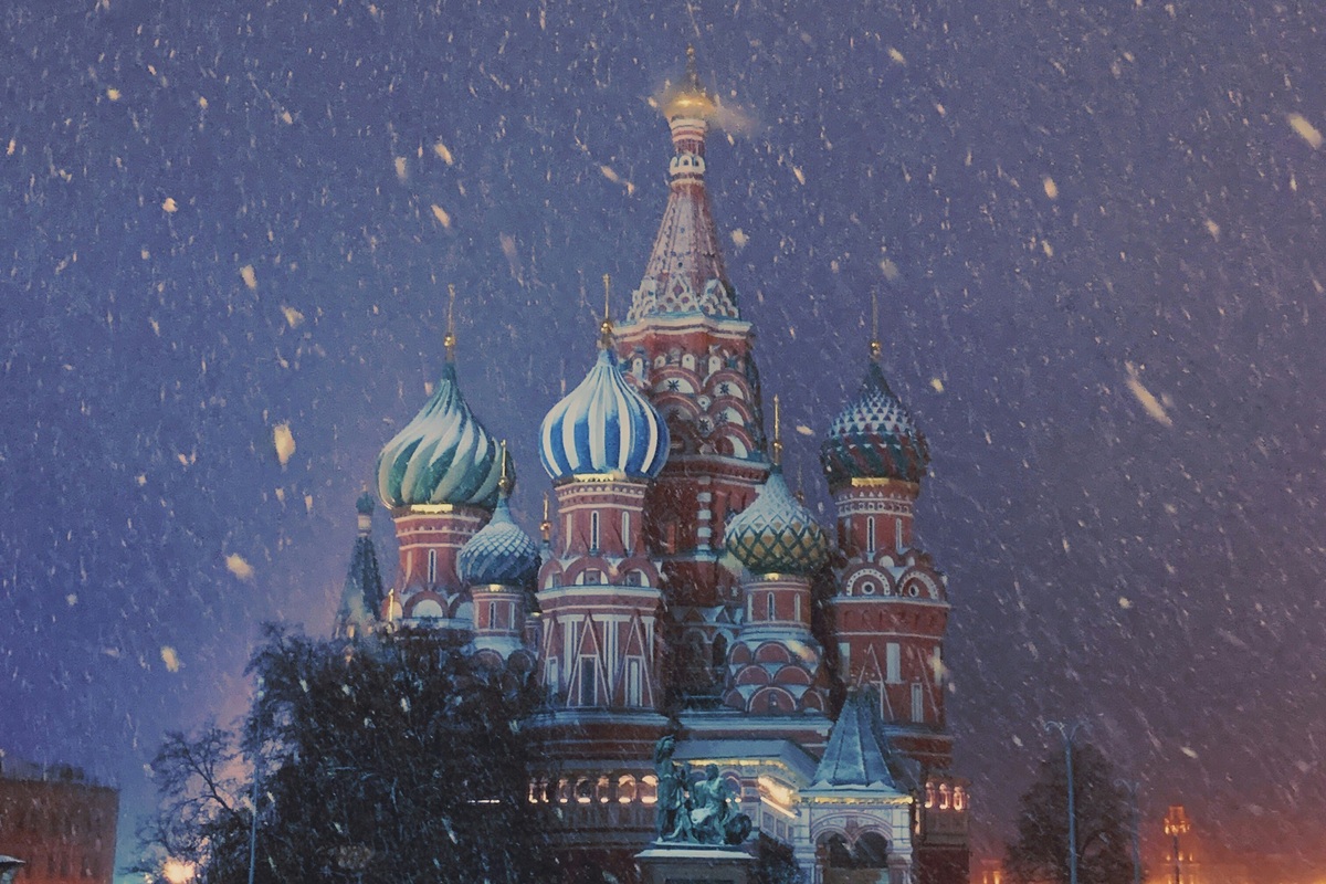     В Москве будет снег: синоптики предупреждают об обильных снегопадах в рождественскую ночь