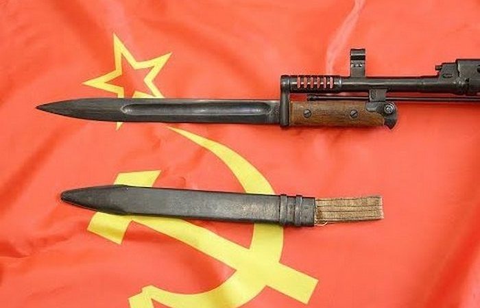 Чем-то на немецкий похож.