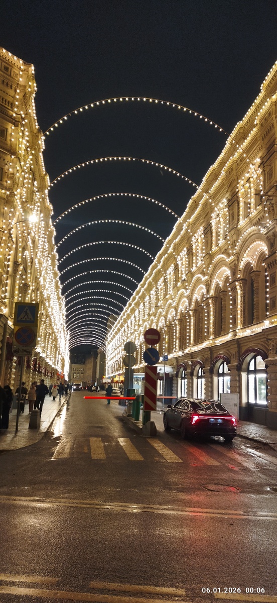 Галерея между ГУМом и Детским ГУМом