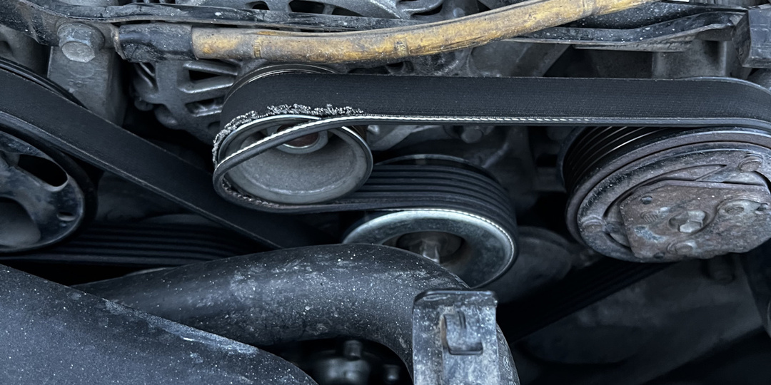 Тишина под капотом и красная лампочка: как добраться до дома, если порвался ремень генератора