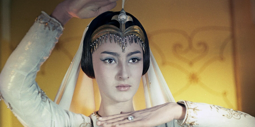 "Думал, я всегда буду его рабыней": она 10 лет встречалась с бывшим мужем, пока не узнала, что он женат. Как живёт сейчас Додо Чоговадзе