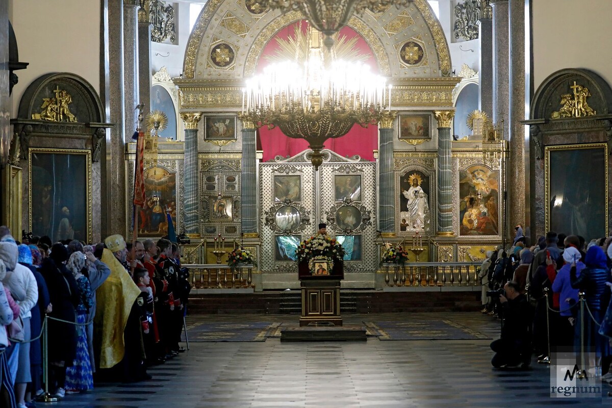    Литургия в Казанском соборе / Источник: Дарья Драй © ИА REGNUM