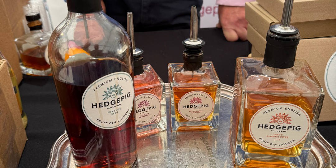 Сухой январь с бесплатными моктейлями и дорогой безалкогольной вoдкой.