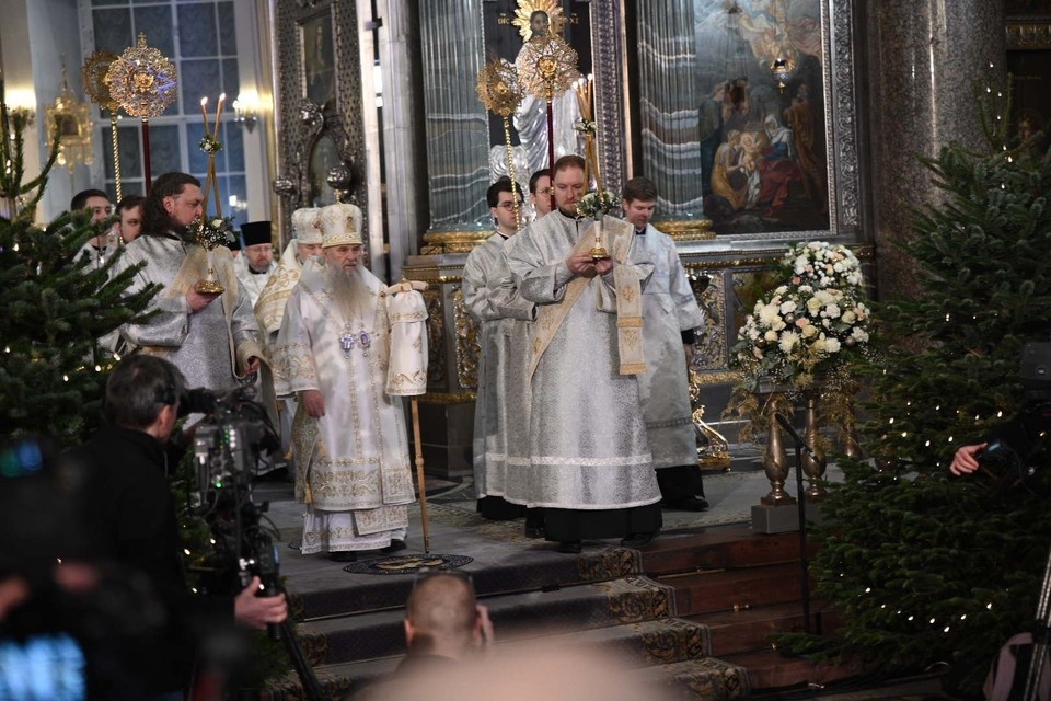    В ночь с 6 на 7 января Казанский кафедральный собор стал главным центром рождественского торжества в Санкт-Петербурге. Алексей БУЛАТОВ