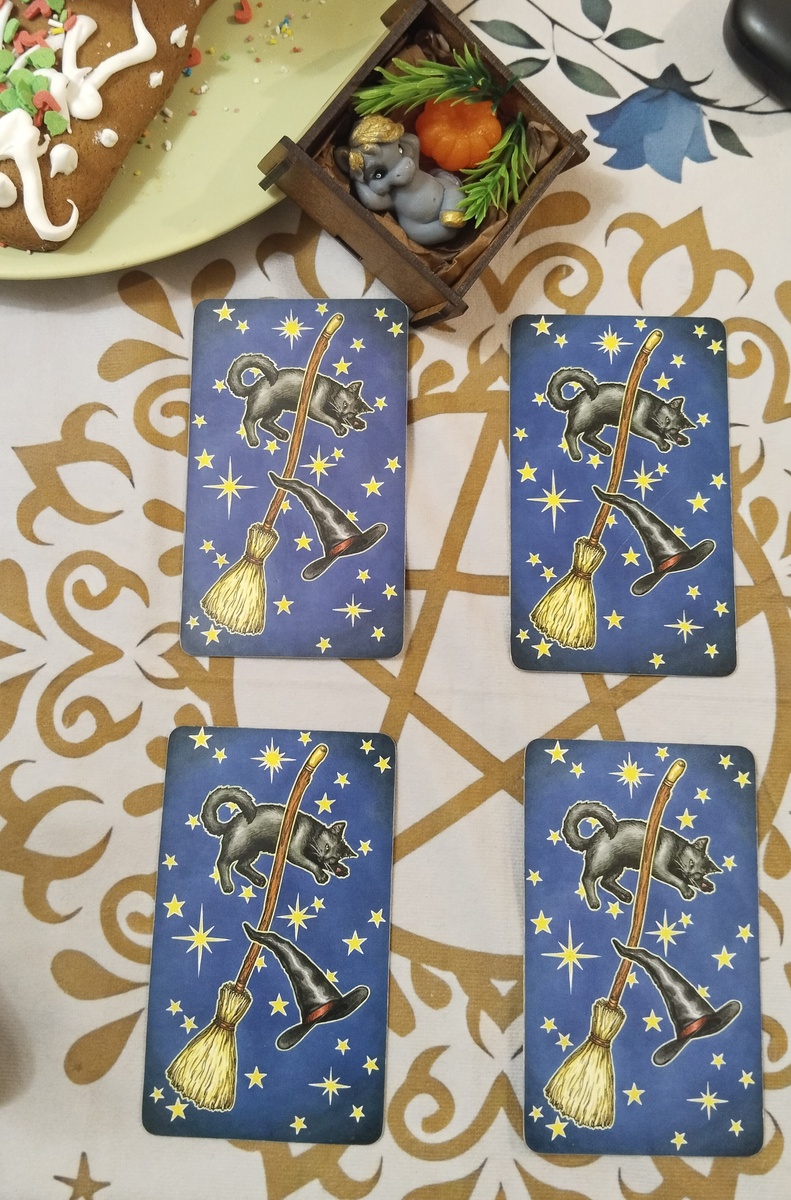 Расклад на Таро. Рождественские гадания 2026. 