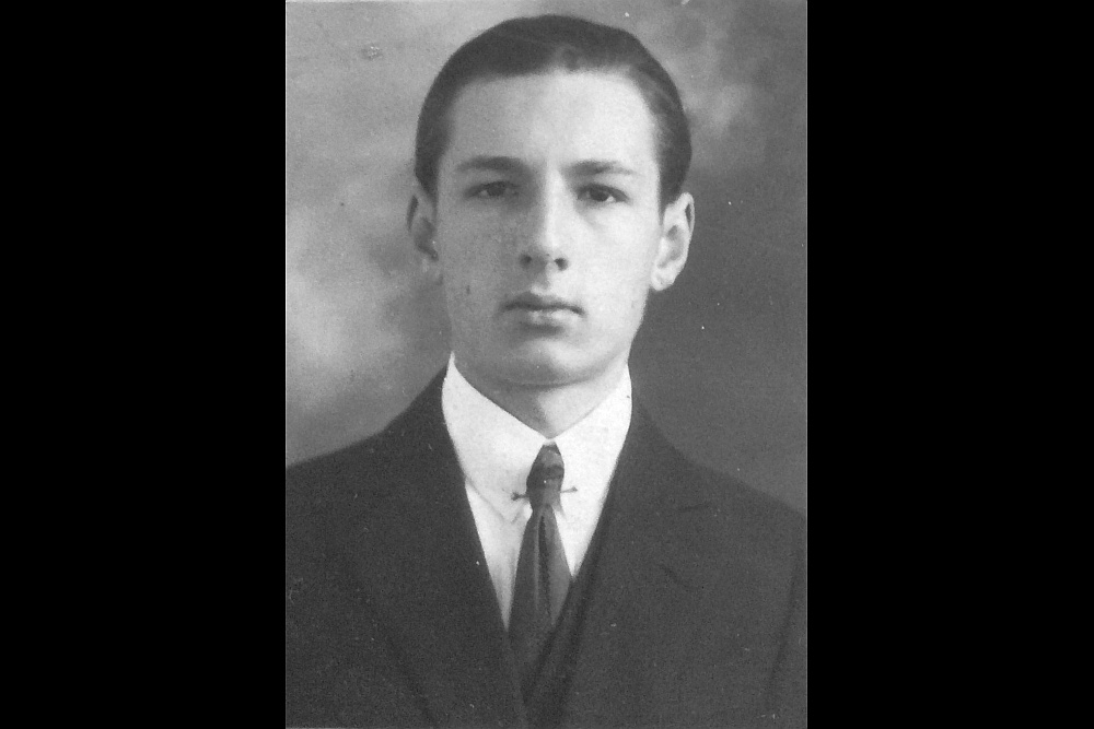    Ростислав Колчак - воспитанник колледжа иезуитов. 1926 год. / Фото: из архива Л.Абраменко.