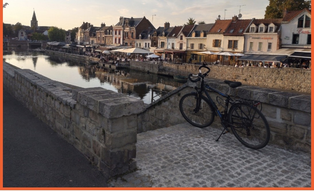 Фото автора . Одно из путешествий. Город Амьен .Франция . Набережная Bélu (Quai Bélu) 