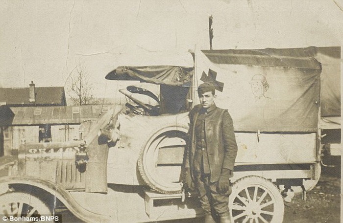 Уолт Дисней во время службы. 