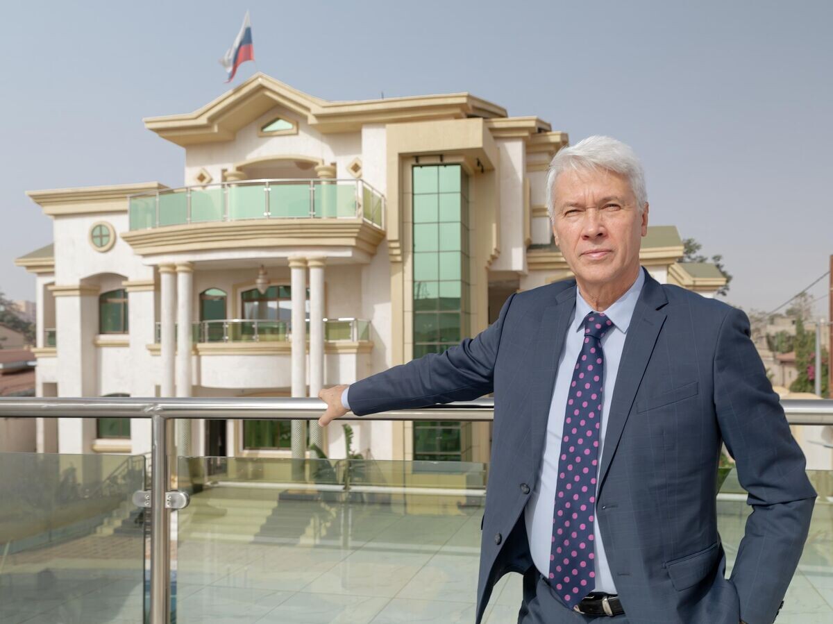    Чрезвычайный и полномочный посол РФ в Кот-д’Ивуаре и Буркина Фасо по совместительству Алексей Салтыков | © Фото : посольство РФ в Уагадугу