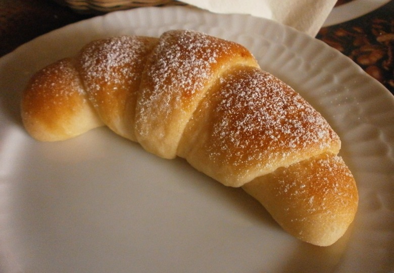 Бабушкины рогалики: рецепт, который пахнет детством