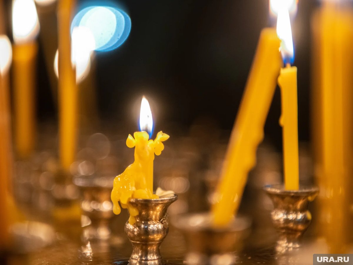     Глава региона встретил праздник в соборе