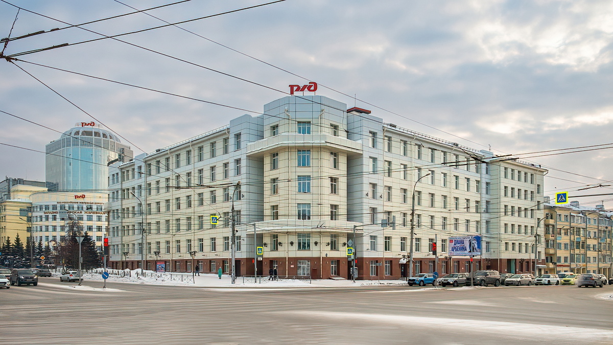 Здание ДорПрофСоЖ. Новосибирск. Фотография - www.openmainphoto.ru