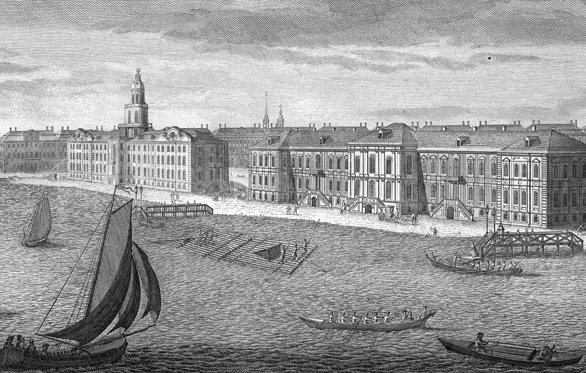    Императорская Академия Наук (справа)  Из собрания Исторического музея