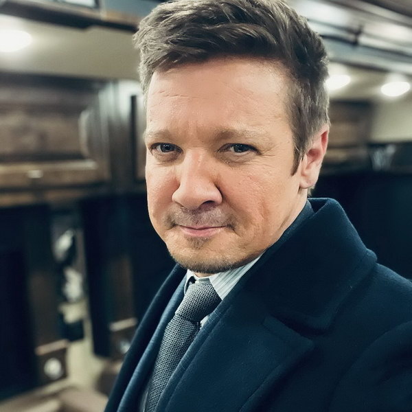     Сегодня 55 лет Джереми Реннеру